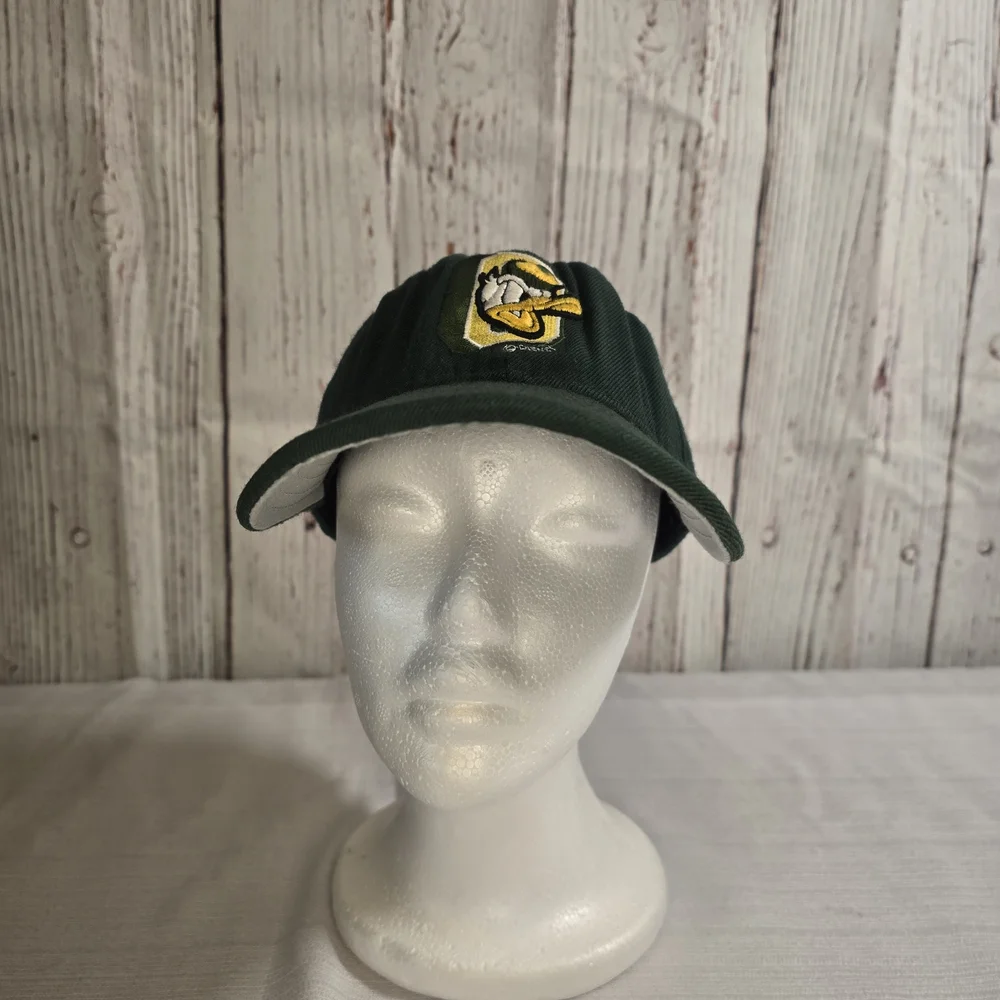 Vintage University Of Oregon Disney Duck Green Yellow Wool Cap